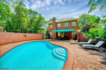 8 Chestnut St, Washington Township, NJ 07853 - Photo 3
