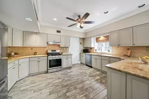 8 Chestnut St, Washington Township, NJ 07853 - Photo 17