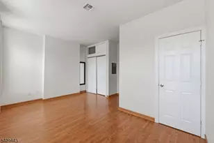 394 Woodlawn Ave, Jersey City, NJ 07305 - Photo 27
