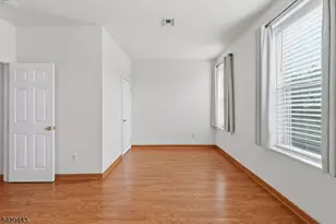 394 Woodlawn Ave, Jersey City, NJ 07305 - Photo 23