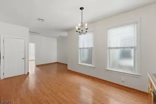 394 Woodlawn Ave, Jersey City, NJ 07305 - Photo 9