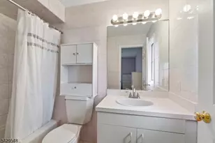 767 Kingsland Ave, Ridgefield, NJ 07657 - Photo 9