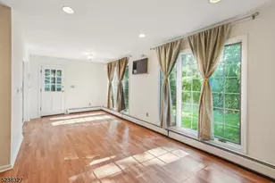 18 Redwood Rd, Livingston, NJ 07039 - Photo 7