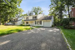 18 Redwood Rd, Livingston, NJ 07039 - Photo 15