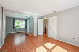 18 Redwood Rd, Livingston, NJ 07039 - Photo 9