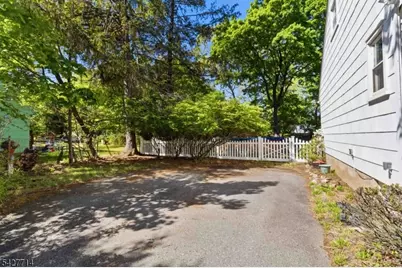 170 Marion Ct, Pompton Lakes, NJ 07442 - Photo 29