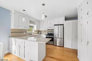 11 Oakdale Rd, Parsippany, NJ 07834 - Photo 15