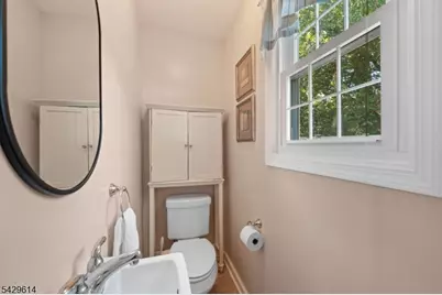 36 Burlington Rd, Clifton, NJ 07012 - Photo 17