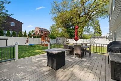 36 Burlington Rd, Clifton, NJ 07012 - Photo 19