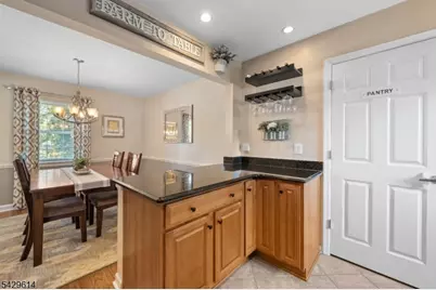 36 Burlington Rd, Clifton, NJ 07012 - Photo 9