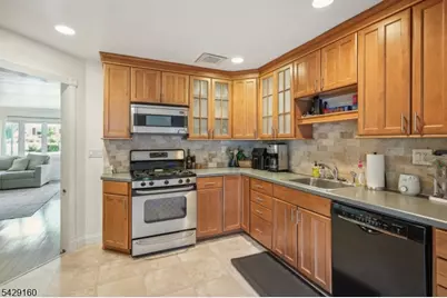 58 Ashwood Dr, Livingston, NJ 07039 - Photo 7