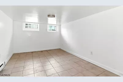 176C Parker St, Newark, NJ 07104 - Photo 13
