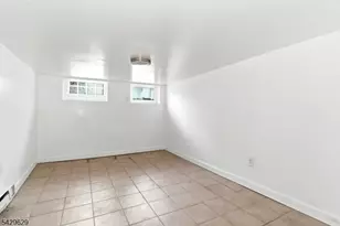 176c Parker St, Newark, NJ 07104 - Photo 13
