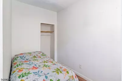 176C Parker St, Newark, NJ 07104 - Photo 9