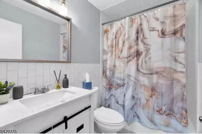 424 Bartlett St, Roselle, NJ 07203 - Photo 13