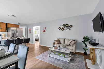 424 Bartlett St, Roselle, NJ 07203 - Photo 3