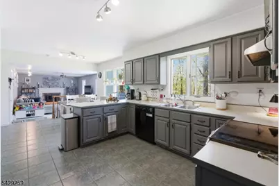 63 Skyline Dr, Sparta Township, NJ 07871 - Photo 17