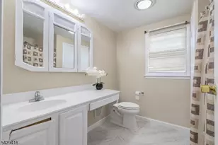 40 Jefferson Dr, Piscataway Township, NJ 08854 - Photo 17