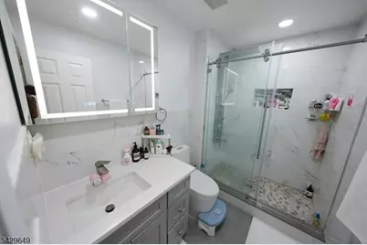 10 Queens Ln, Wayne, NJ 07470 - Photo 15