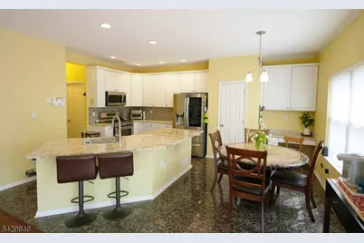 10 Queens Ln, Wayne, NJ 07470 - Photo 5