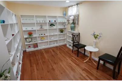 10 Queens Ln, Wayne, NJ 07470 - Photo 17