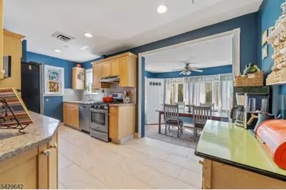 13 Lockwood Dr, Clifton, NJ 07013 - Photo 7
