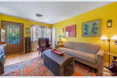 13 Lockwood Dr, Clifton, NJ 07013 - Photo 3