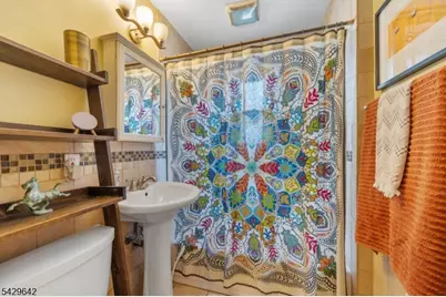 13 Lockwood Dr, Clifton, NJ 07013 - Photo 9