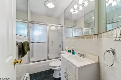 86 Timberline Dr, Wayne Twp., NJ 07470 - Photo 17