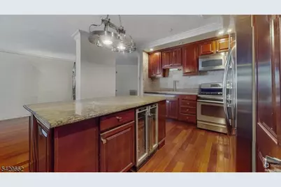 7002 Kennedy Blvd, Guttenberg, NJ 07093 - Photo 5