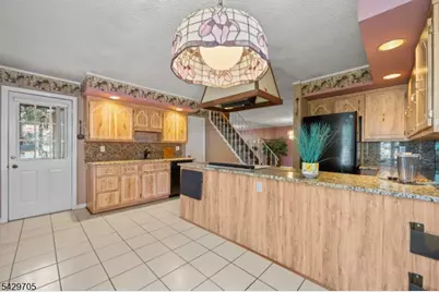 43 Elm Hill Rd, Clifton, NJ 07013 - Photo 5