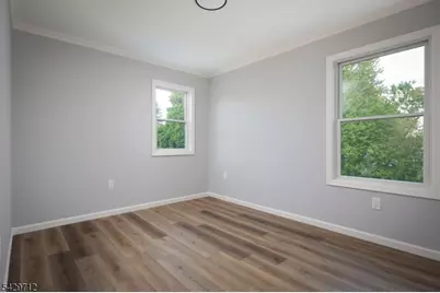 81 Hutchinson St, Clark Township, NJ 07066 - Photo 21