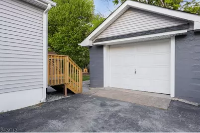 81 Hutchinson St, Clark Township, NJ 07066 - Photo 33