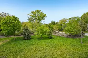 26 DeCroce Ct, Parsippany, NJ 07054 - Photo 21