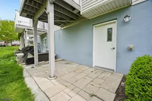 26 DeCroce Ct, Parsippany, NJ 07054 - Photo 23