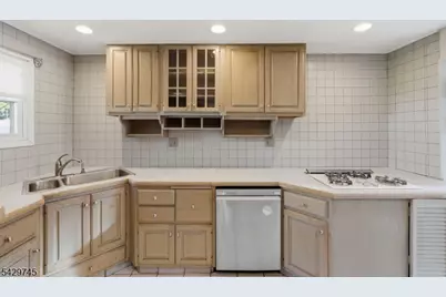 2 Lloyd Pl, Belleville, NJ 07109 - Photo 19