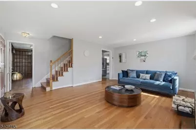 2 Lloyd Pl, Belleville, NJ 07109 - Photo 5