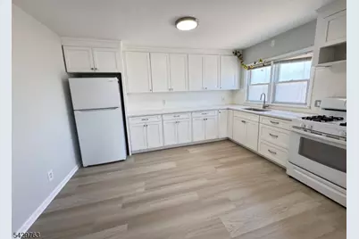 625 Bound Brook Rd Unit #2, Middlesex, NJ 08846 - Photo 3