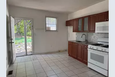 45 Ogden St, Newark, NJ 07104 - Photo 11