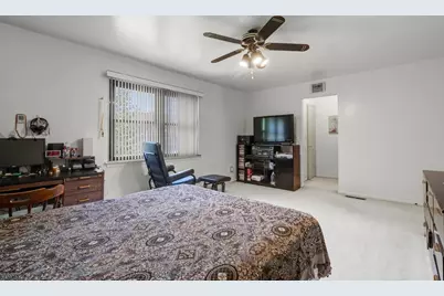 1401 N Oaks Blvd, North Brunswick Township, NJ 08902 - Photo 15