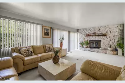 1401 N Oaks Blvd, North Brunswick Township, NJ 08902 - Photo 9