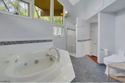 8 Meadowbrook Ter, Byram Township, NJ 07871 - Photo 21