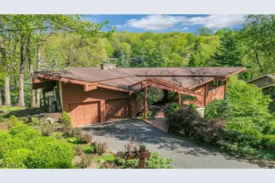 8 Meadowbrook Ter, Byram Township, NJ 07871 - Photo 33