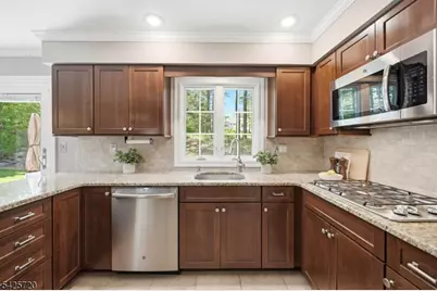 60 Hendricks Dr, Hanover Township, NJ 07950 - Photo 13