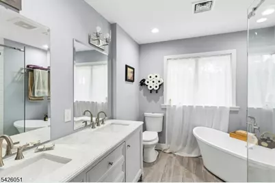 15 Roosevelt Ave, Berkeley Heights Township, NJ 07922 - Photo 17