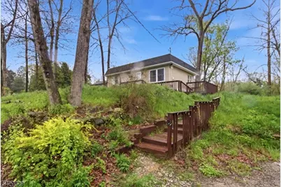 912 E Walnut Dr, Stillwater, NJ 07860 - Photo 3
