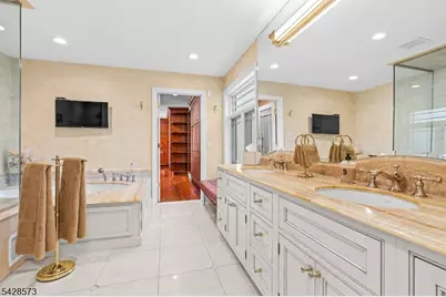 37 Hemlock Rd, Livingston, NJ 07039 - Photo 25