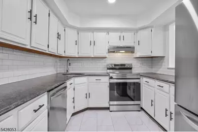 7 Lee Ct #7, Lebanon, NJ 08833 - Photo 3