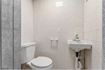 299 Howard St, New Brunswick, NJ 08901 - Photo 19