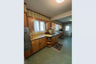 1075 Thomas St, Hillside, NJ 07205 - Photo 9